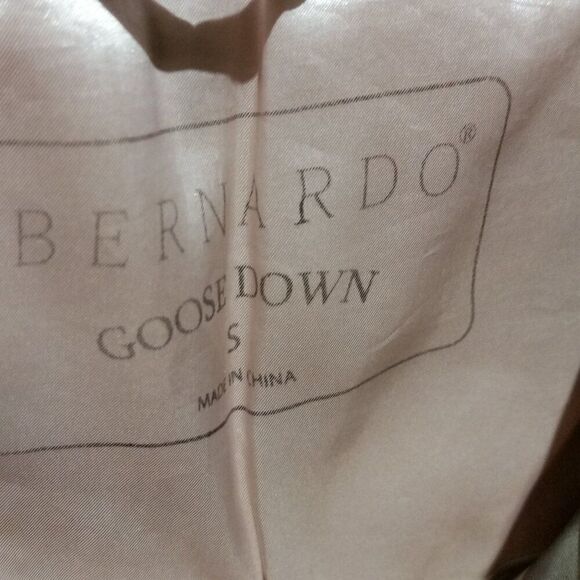 BERNARDO packable ultralight goose down puffer/coat - Picture 4 of 5